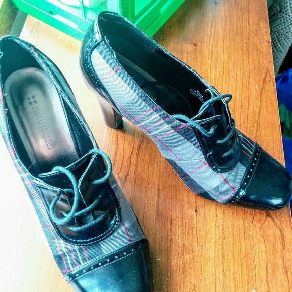 Plaid Naturalizer Heels - Picture 4 of 7
